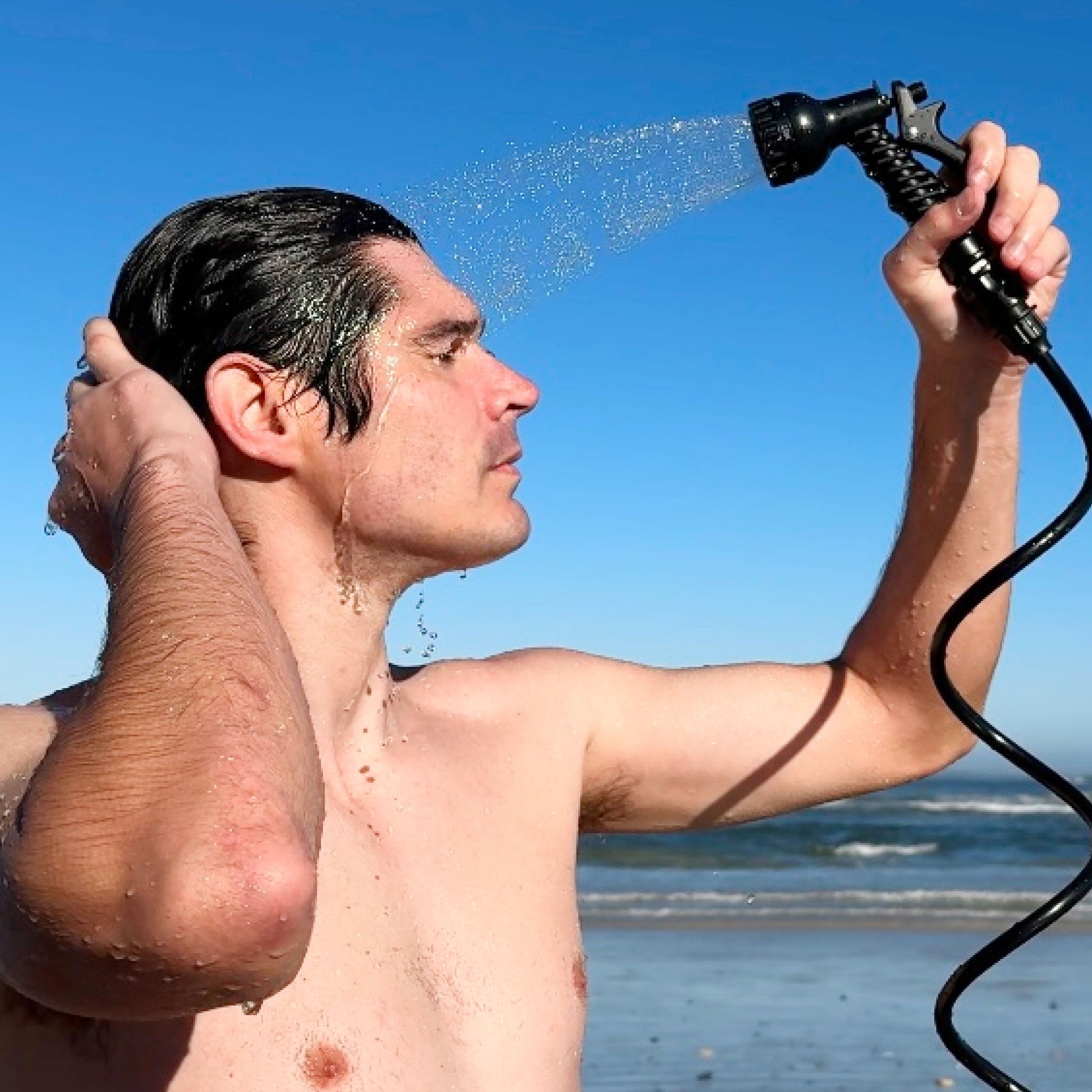 the-surfer-dude-bundle-f1 0000_Portable_shower_2.1gal_geometric_9.jpg