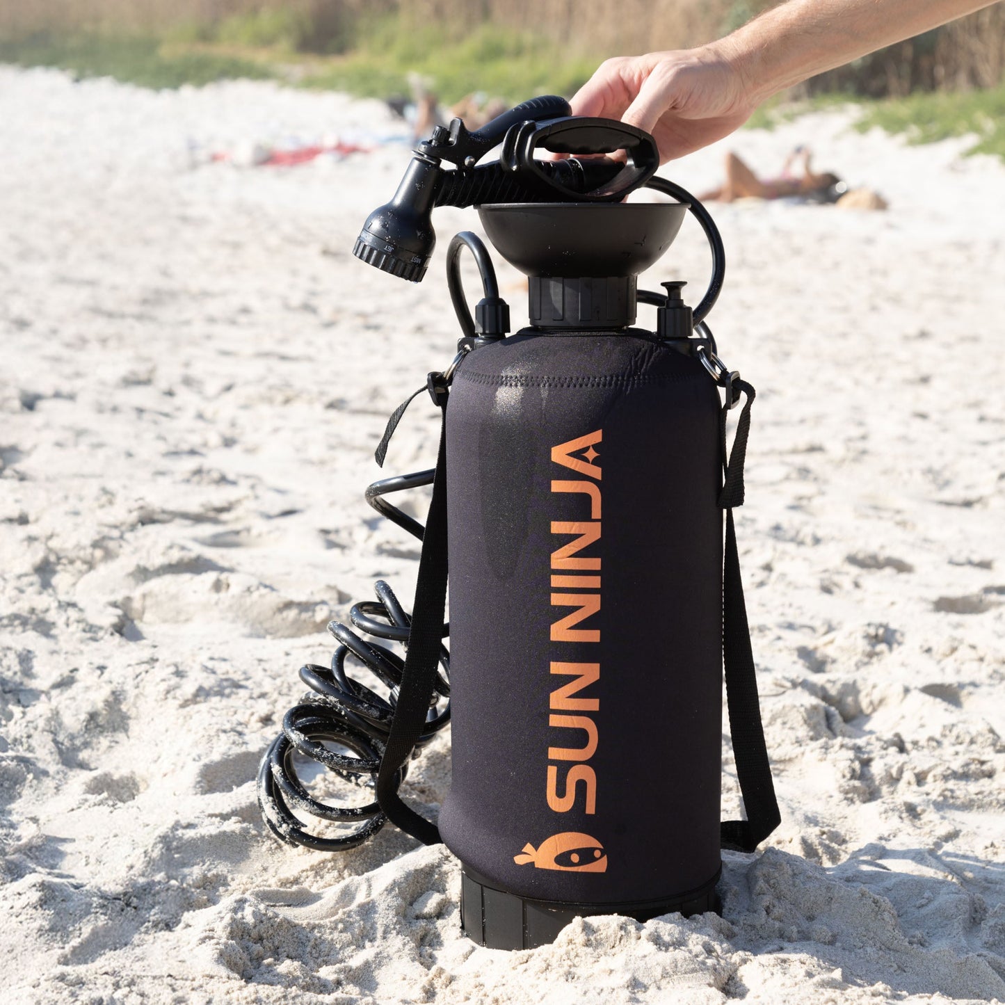 portable-shower-2-1-gallon-q6 0018_Portable_shower_2.1gal_black_6.jpg