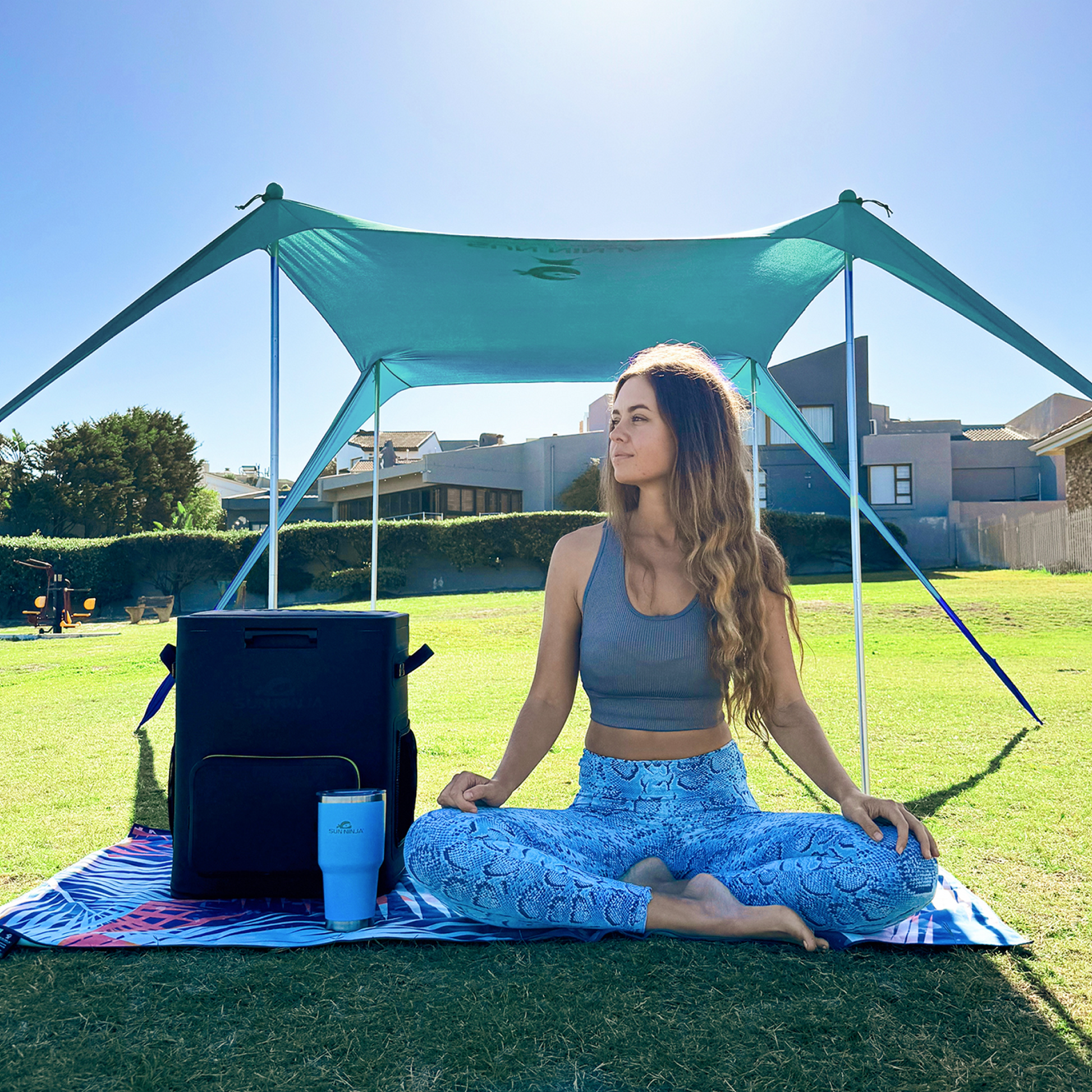beach-tent-2-person-i2 Sun-Ninja_2_person_tent_green_5.png
