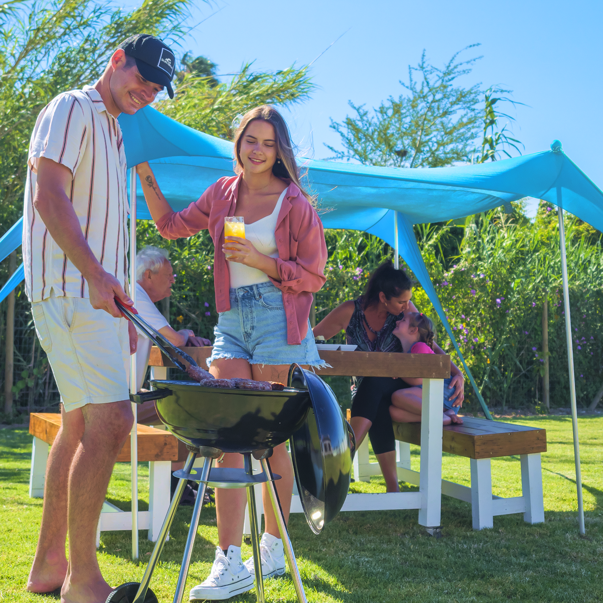 beach-tent-4-person-c3 Sun-Ninja_4_person_tent_turquoise_8.png